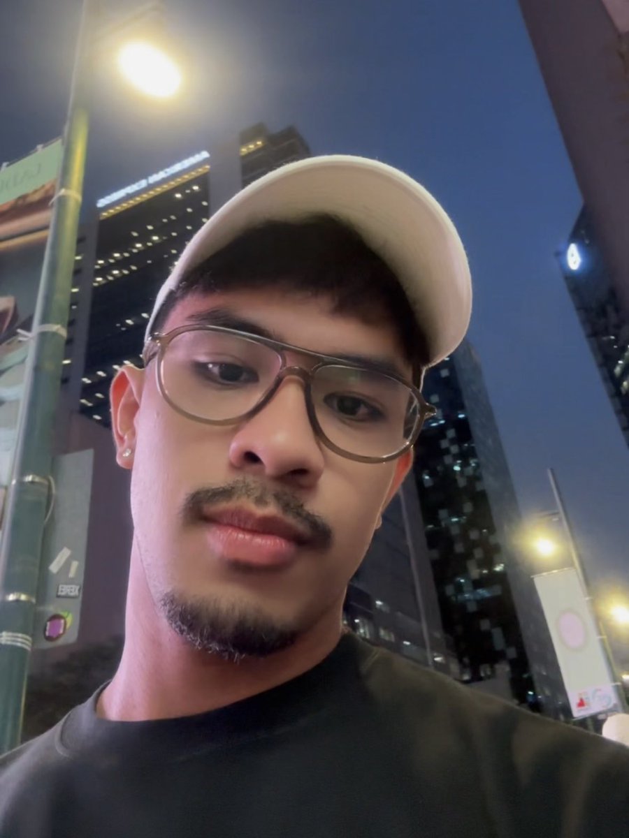 daboynexttour's tweet image. kiss me