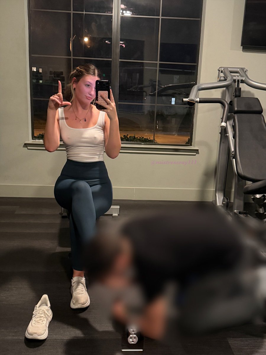 mistressray111's tweet image. he’s above you yet still knows his place ;p
you’d do anything to smell my sweaty socks hehe