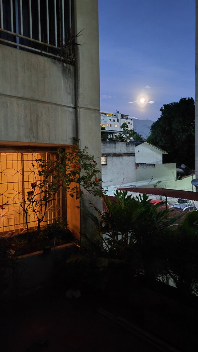 Luna en Caracas. 2-1-2026