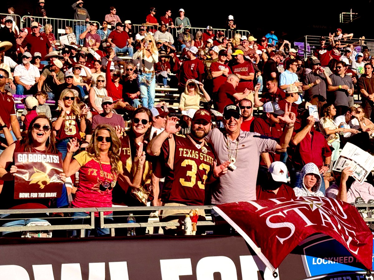 kdamp's tweet image. Fixed it for him: “Texas State - great academics and a great time…” A record +55K TX high school seniors have already applied for @txst’s Fall 2026 freshman class (with a record number of high achieving seniors). Largest ever fall graduating class last month. R1 next year!⭐️🐾