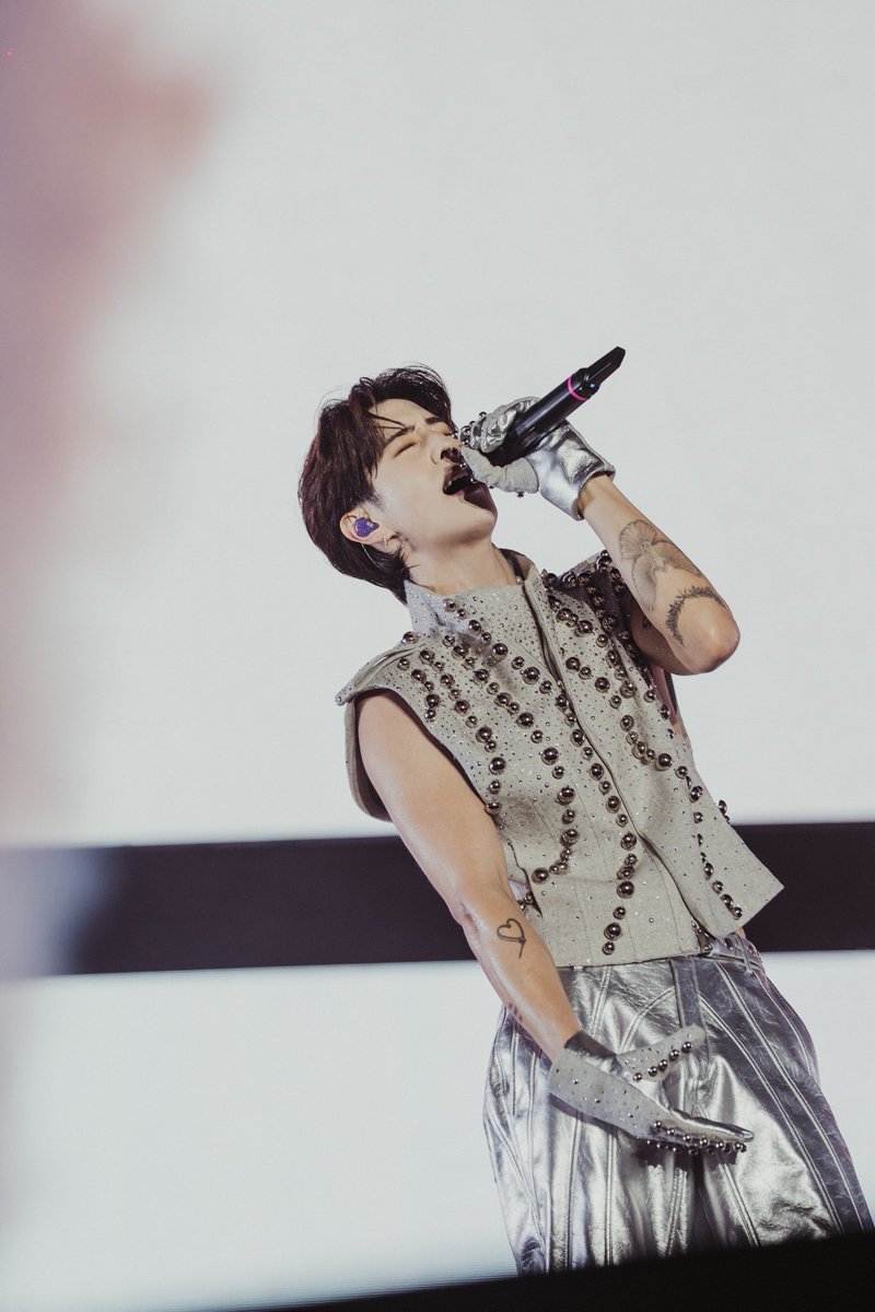 DNAmngmnt's tweet image. An unforgettable NYE with @iconsiam 🩶

#MarkTuanxICONSIAM
#ICONSIAM