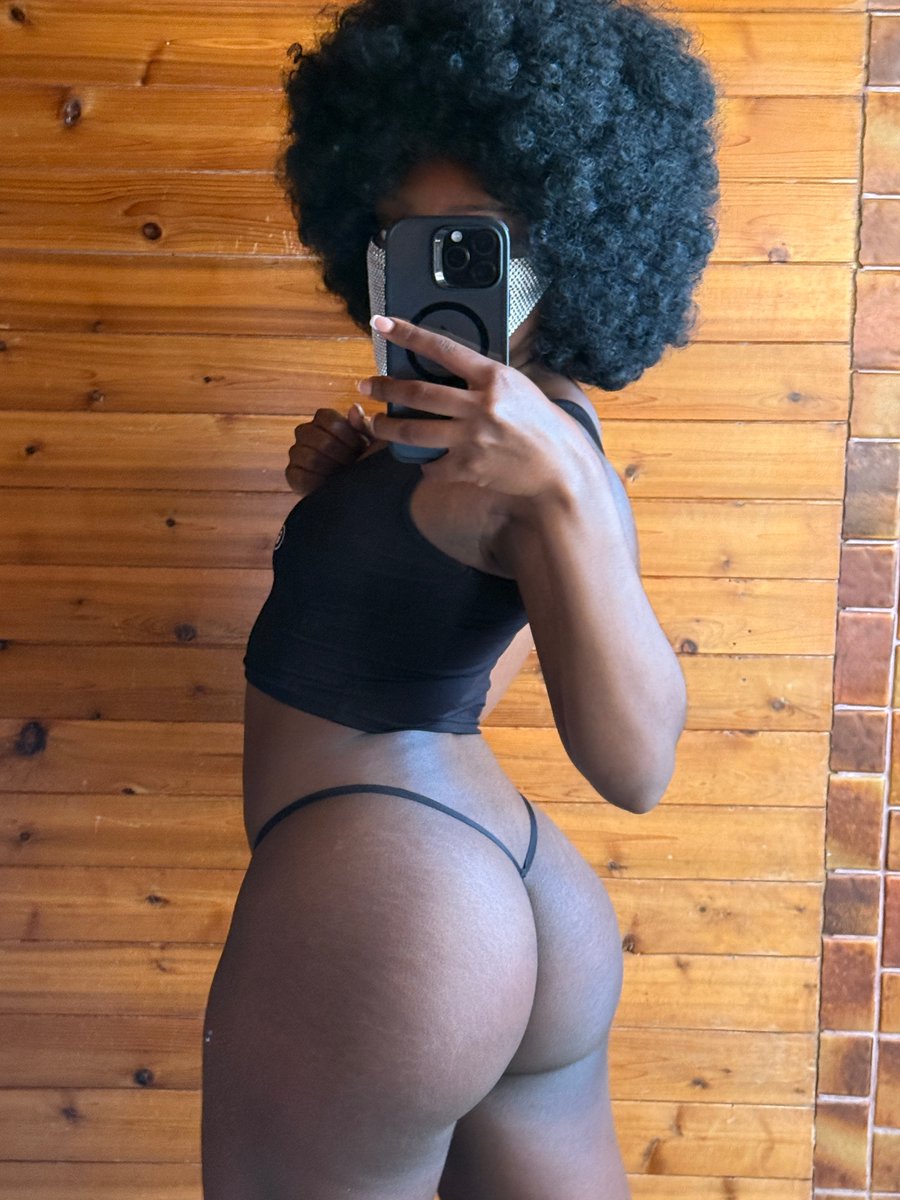 EbonyButts_'s tweet photo. I feel like being a big slut tonight 😜 https://t.co/Wr0NGHW9fE
