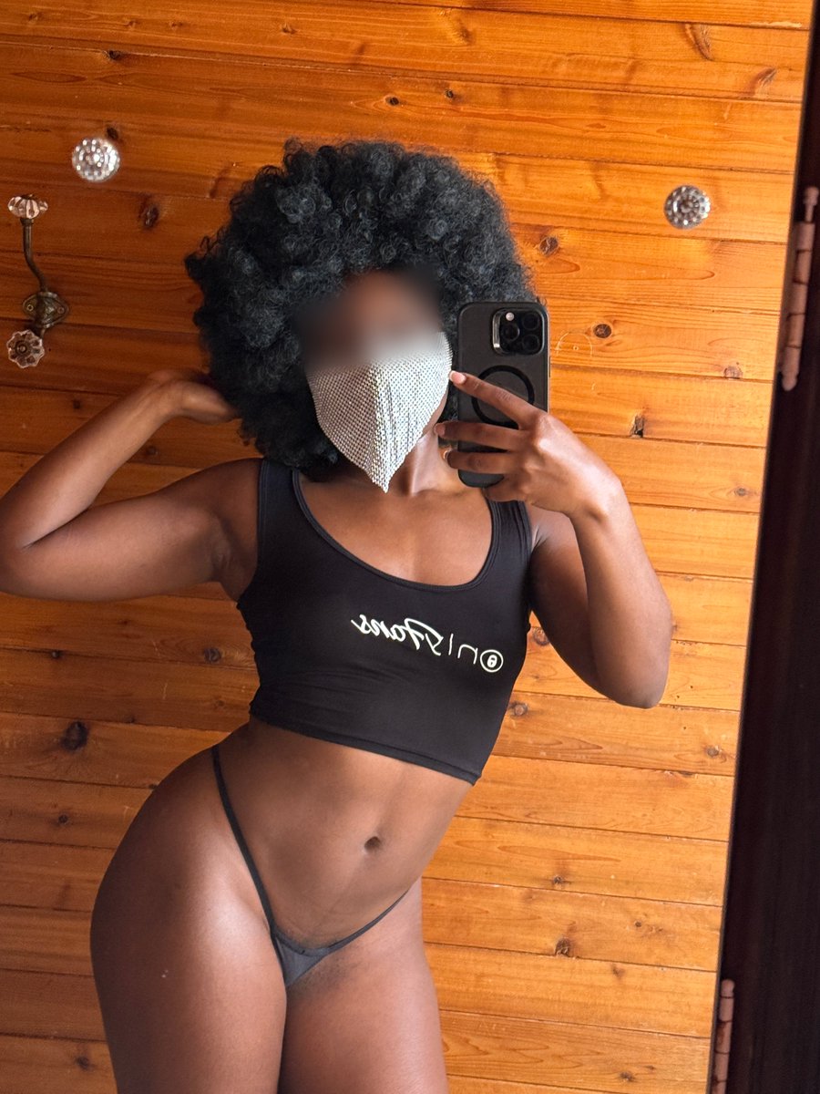 EbonyButts_'s tweet photo. I feel like being a big slut tonight 😜 https://t.co/Wr0NGHW9fE