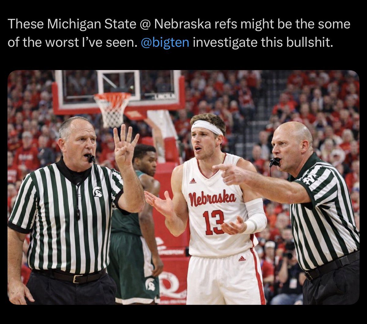 ROADTOMAMBA's tweet image. Even with the help of the zebras we couldn’t win …. Unbelievable Michigan state I’m sick