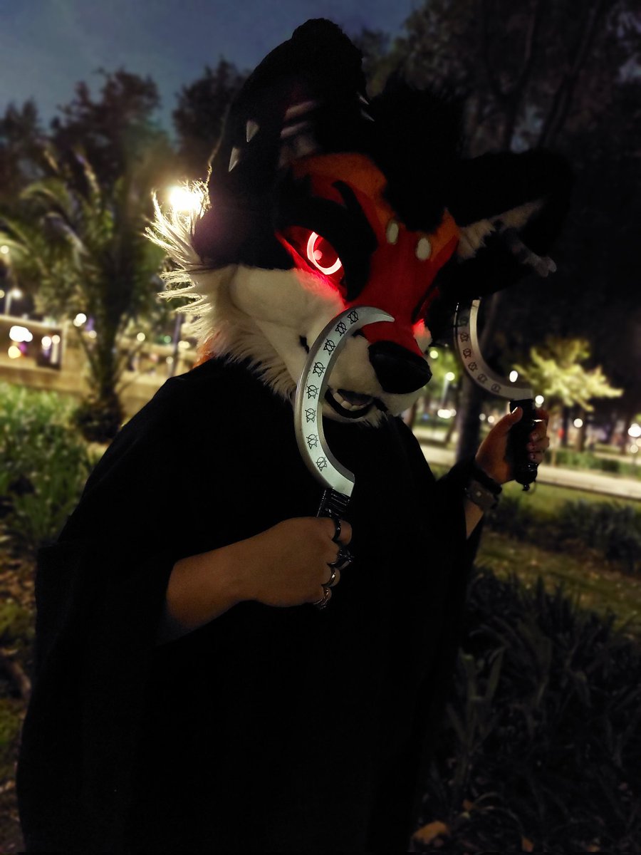 2025 fue brutal, pero el 2026 puede ser peor! 😈

Feliz #FursuitFriday del Año! ✨️❤️

📸 <a href="/WoleerDeer/">∆§🤎¡Woleer!🤎§∆</a> ❤️