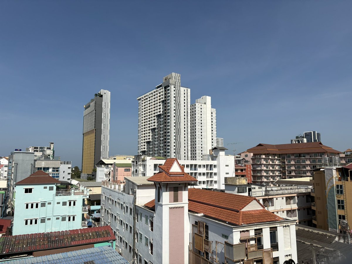 本日パタヤ最終日😢
バンコク移動して明日の早朝帰国🛫
昨年は4回訪れる事が出来たけど、会社の経営体制が変わり自分の立場も変化したので今まで通りにはいかないだろうな😢
まぁ、なるようしかならないからなぁ😇