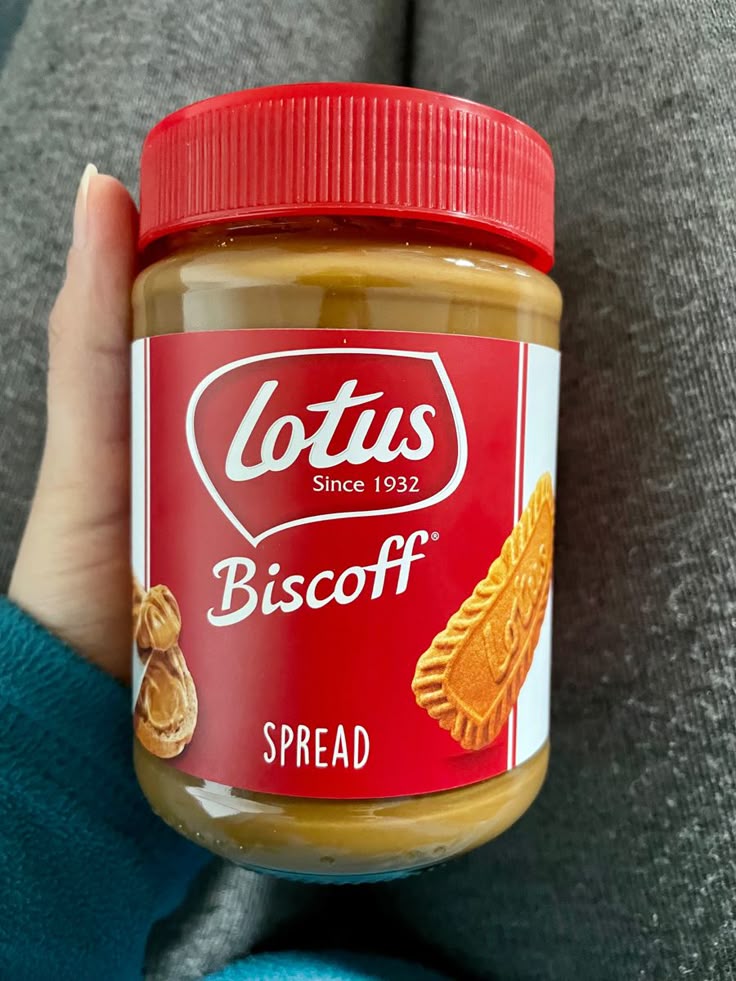 ratjunmuu's tweet image. IN THIS ECONOMY… aku baru sadar selama ini terlalu royal 😭
ternyata ada versi ‘rasa mahal’ tanpa harga mahal.
Nutella, Ovomaltine, sampai Lotus
bukan KW, tapi dupe cerdas.
Same taste, half price.
Kaum mendang-mending wajib save.