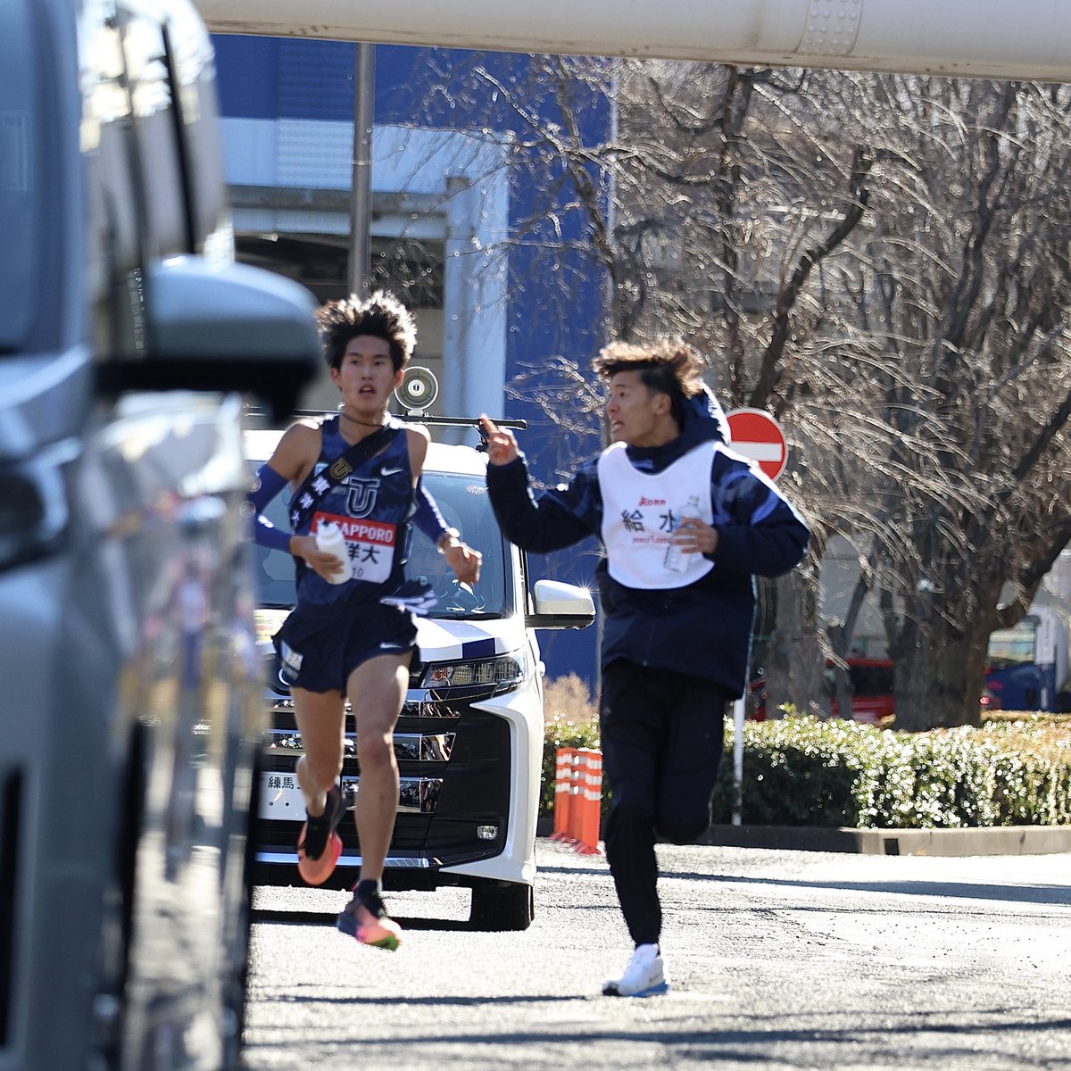 iiy3l1b24's tweet photo. 2026.1.3 箱根駅伝 10区

薄根大河選手(給水 小林亮太選手)

小林くんの給水力こもりまくってました！ https://t.co/JIm1RGJhSc
