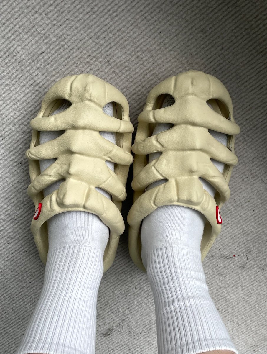aaynaras's tweet photo. 🩻☠️รองเท้าแตะ skeleton size 35-46 / 2,390฿ free shipping https://t.co/KoPvCtDxnf