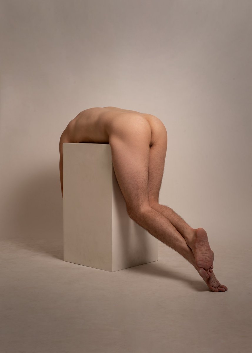 Empecemos el año!

Por un 2026 lleno de arte y erotismo!