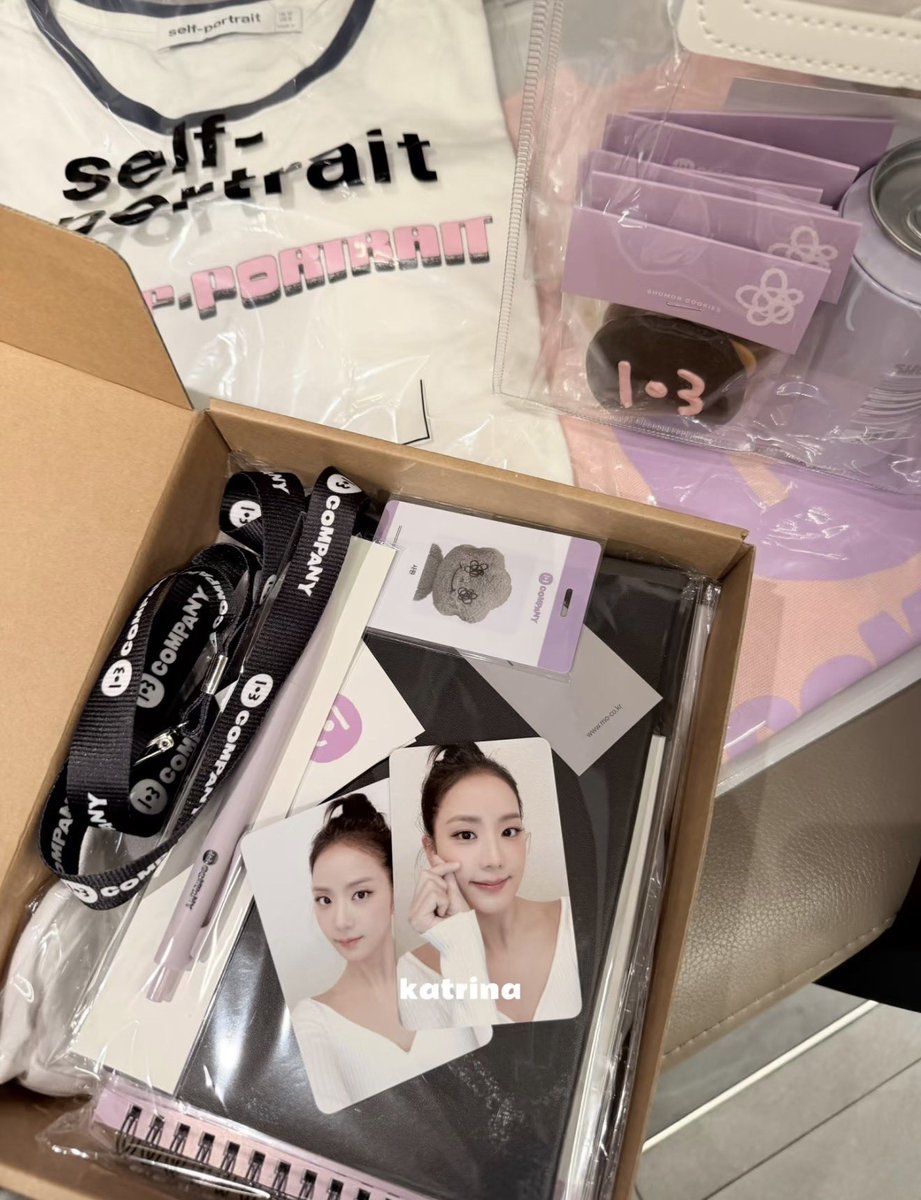 r_osie__'s tweet image. 지수언니가 팬들 103명 하이디라오 불러 생일파티 열었는데 당첨자들 전원 키트 주고 무슨 럭드 상품이 아이폰 아이패드 닌텐도야 🥹🥹

생일에 함께해 주는 거 너무 감동임 언니가 왜이리 팬들을 사랑해..