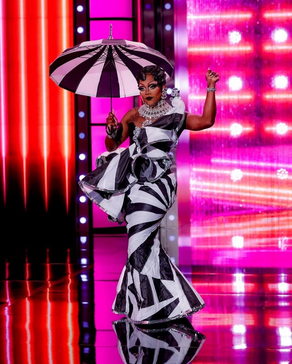itsbelakboy's tweet photo. Category is: queens who would’ve won the premiere if not for a last-minute switch to a Lip Sync for the Win #DragRace #DragRaceES https://t.co/lZG2Bo36vY