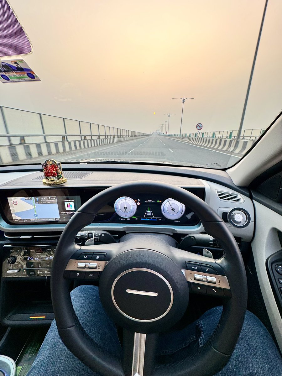 vinitbhavi's tweet photo. Looks like holiday crowd is gone. Finally clear BOM Pune Ghats and tolls. @rushikesh_agre_ @Mumbai2PuneEway @Sahilinfra2
Setu absolutely brilliant
All road works done
#mumbai #pune #eway https://t.co/O2iJLWUdyl
