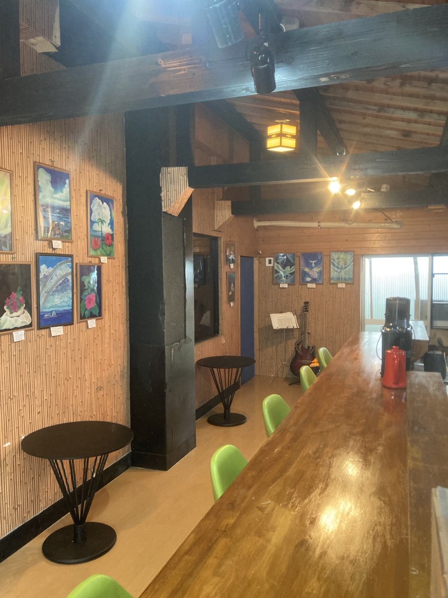 kedokina's tweet photo. 軽井沢でフレンチのコックをされてた絵描きさん。
亀津にランチがメインの新しいお店　準備中

お店の名前はLight of  Island
亀津９１９ー２ https://t.co/2LCQ2EahiL