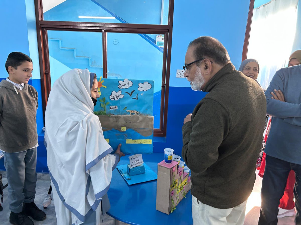 BaithakSchools's tweet photo. Dr. Nadeem Ahmed Gill, Chairman BSSNA, visited Baithak School Sheen Bagh Razia Sultana Campus, Nowshera. Sharing meals with students, he witnessed their passion for learning, reaffirming education as a path to brighter futures.

#BaithakSchoolNetwork #EducationForAll #Slums https://t.co/5muK92ViVY