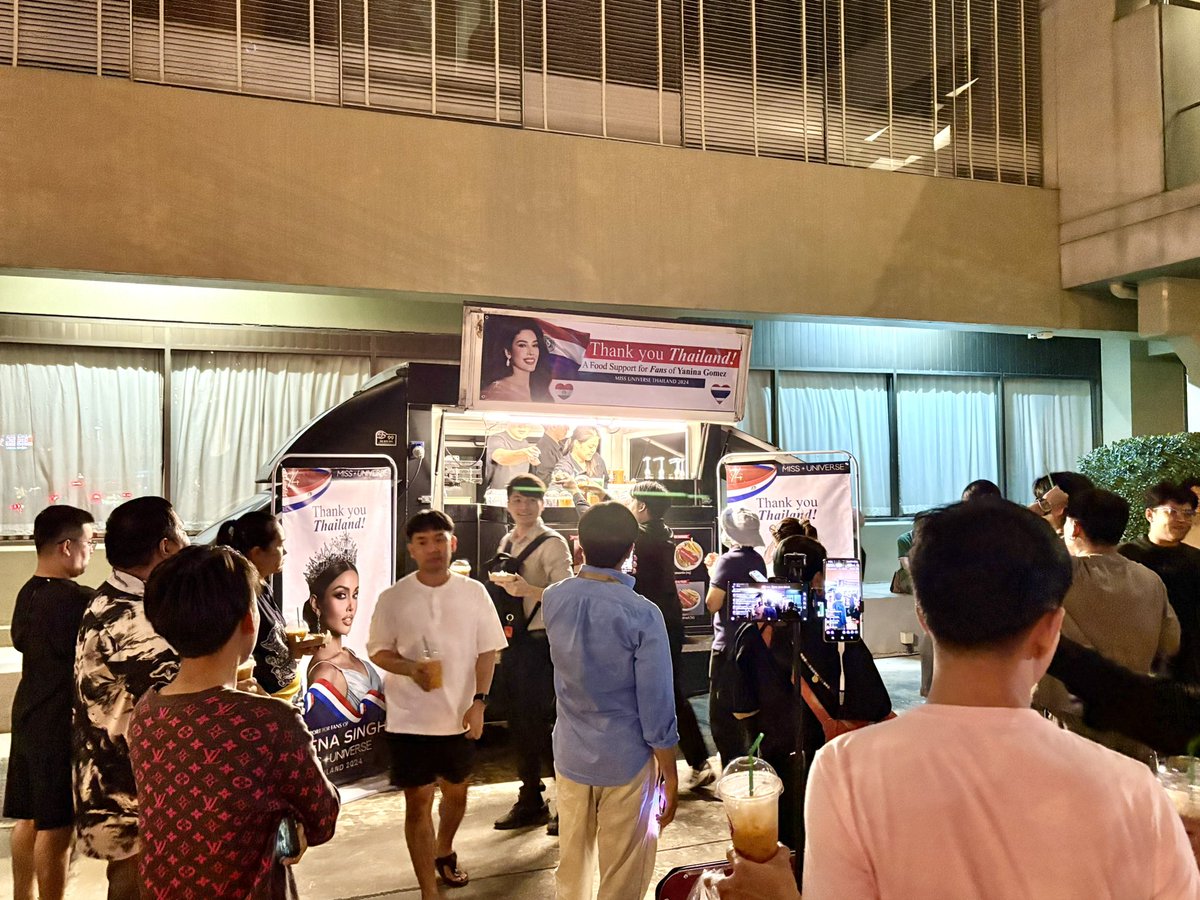 bigbitehouse's tweet image. Food Support for fans of #MISSPARAGUAY Yanina Gomez 🥰
Top 30 Miss Universe 2025 ❤️
🙏🏼 #BigBiteCatering ขอบคุณที่ใช้บริการ 

📌 แพคเกจฟู้ดซัพพอร์ต เริ่มต้นเพียง ฿5,500
Line : lin.ee/AFpDLjvG

#foodtruckthailand​ #foodsupportthailand
#missuniverse #missuniverse2025 #veena