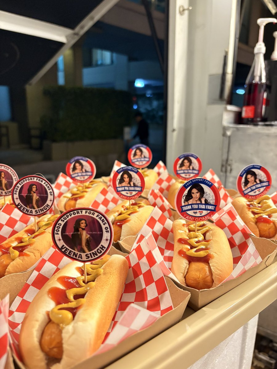 bigbitehouse's tweet image. Food Support for fans of #MISSPARAGUAY Yanina Gomez 🥰
Top 30 Miss Universe 2025 ❤️
🙏🏼 #BigBiteCatering ขอบคุณที่ใช้บริการ 

📌 แพคเกจฟู้ดซัพพอร์ต เริ่มต้นเพียง ฿5,500
Line : lin.ee/AFpDLjvG

#foodtruckthailand​ #foodsupportthailand
#missuniverse #missuniverse2025 #veena