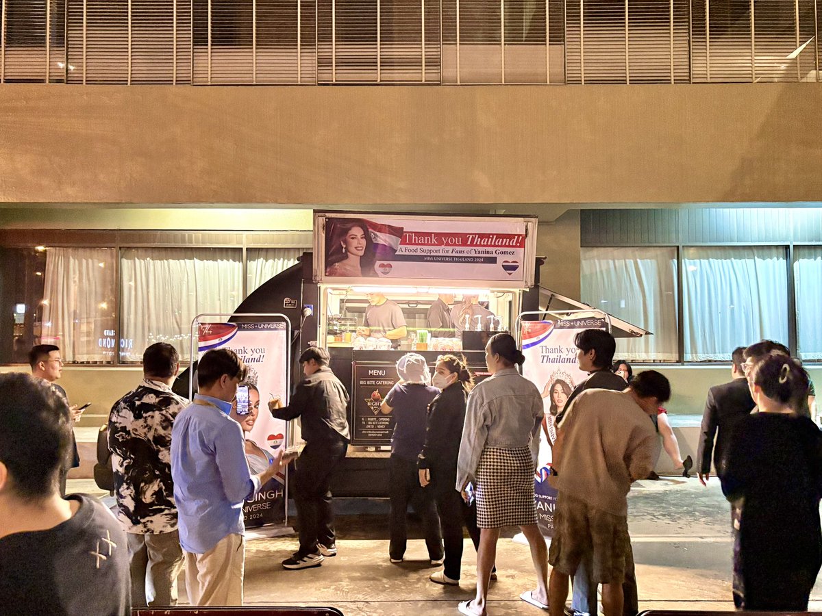 bigbitehouse's tweet image. Food Support for fans of #MISSPARAGUAY Yanina Gomez 🥰
Top 30 Miss Universe 2025 ❤️
🙏🏼 #BigBiteCatering ขอบคุณที่ใช้บริการ 

📌 แพคเกจฟู้ดซัพพอร์ต เริ่มต้นเพียง ฿5,500
Line : lin.ee/AFpDLjvG

#foodtruckthailand​ #foodsupportthailand
#missuniverse #missuniverse2025 #veena