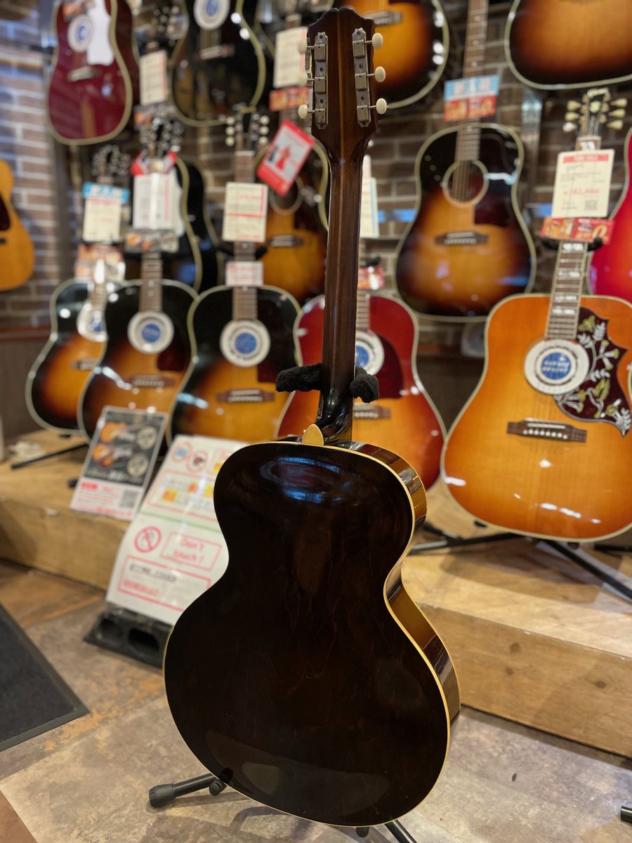 貫禄を感じさせる #エピフォン のヴィンテージ、 ZENITH 1959-60年製の