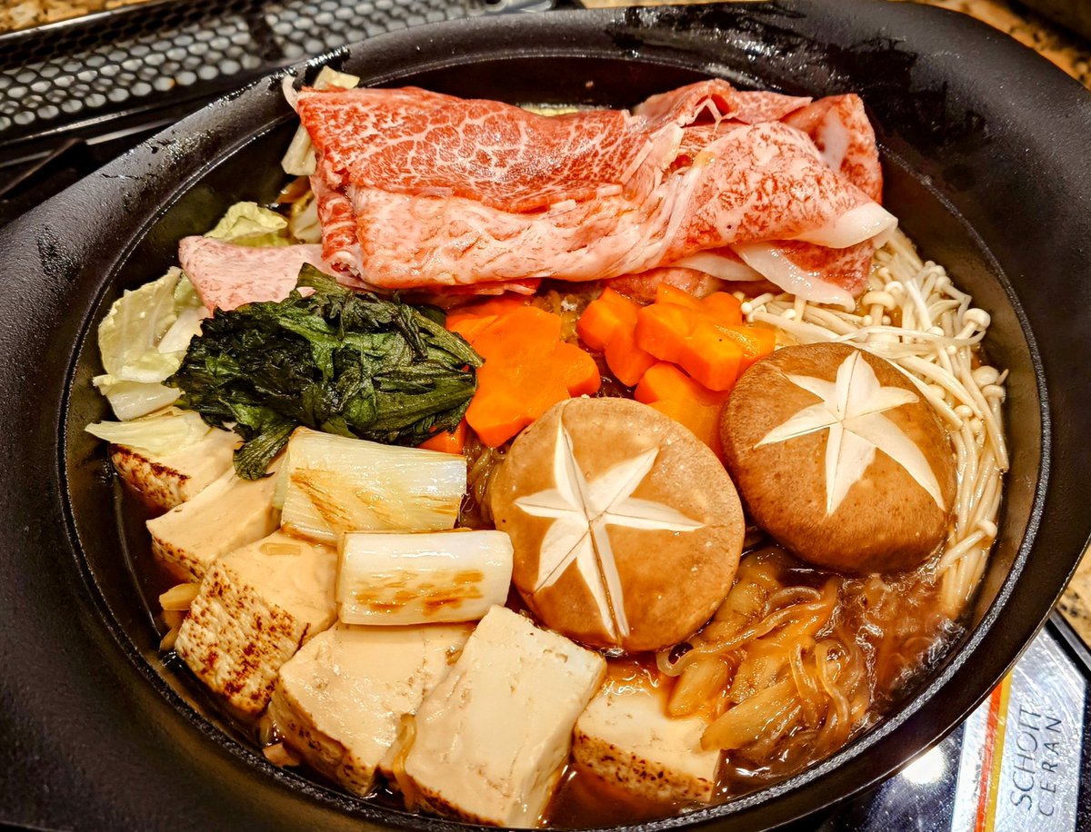 新春すき焼きパーティー🎍🥩 おせちも良いけど、やっぱりお肉💪 特上肉