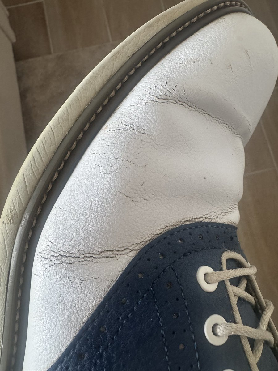 golfstar1526's tweet photo. @FootJoy @FootJoy_Africa @FootJoyEurope is this what your shoes perform like? Not sure this is the quality one pays for? https://t.co/QqtITFfnOa