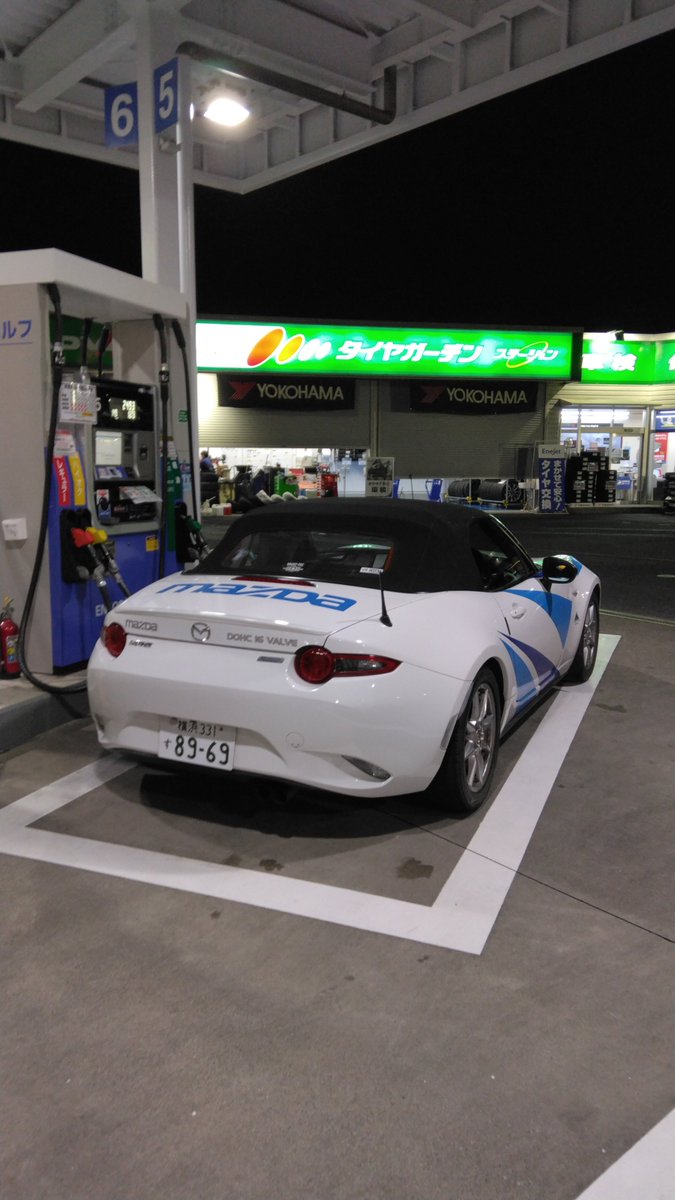 Frinternation3's tweet photo. 遅ればせながら
あけましておめでとうございます。
�����も何卒よろしくお願いいたします。

さて、年末にサスペンションを変えたので改めてチューン箇所を

レカロ SR-4セミバケ
Rmagic　ジュラコン製シフトノブ
Rmagic    湿式エアクリーナー
challenge　4点ロールバー

続きます https://t.co/GG1br0GmFN