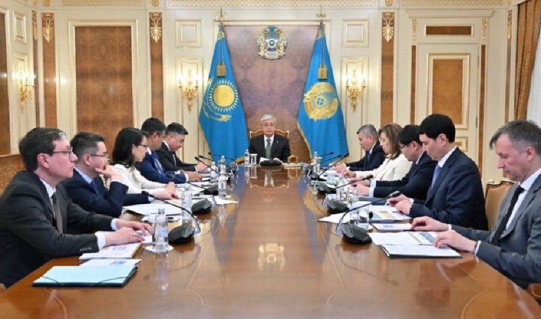 Vivek4real_'s tweet photo. 🇰🇿 KAZAKHSTAN ANNOUNCED TO SELL ITS GOLD RESERVES TO BUY UPTO $300,000,000 WORTH OF #BITCOIN AND CRYPTO

IT’S HAPPENING!! https://t.co/PEq6HCvOVO
