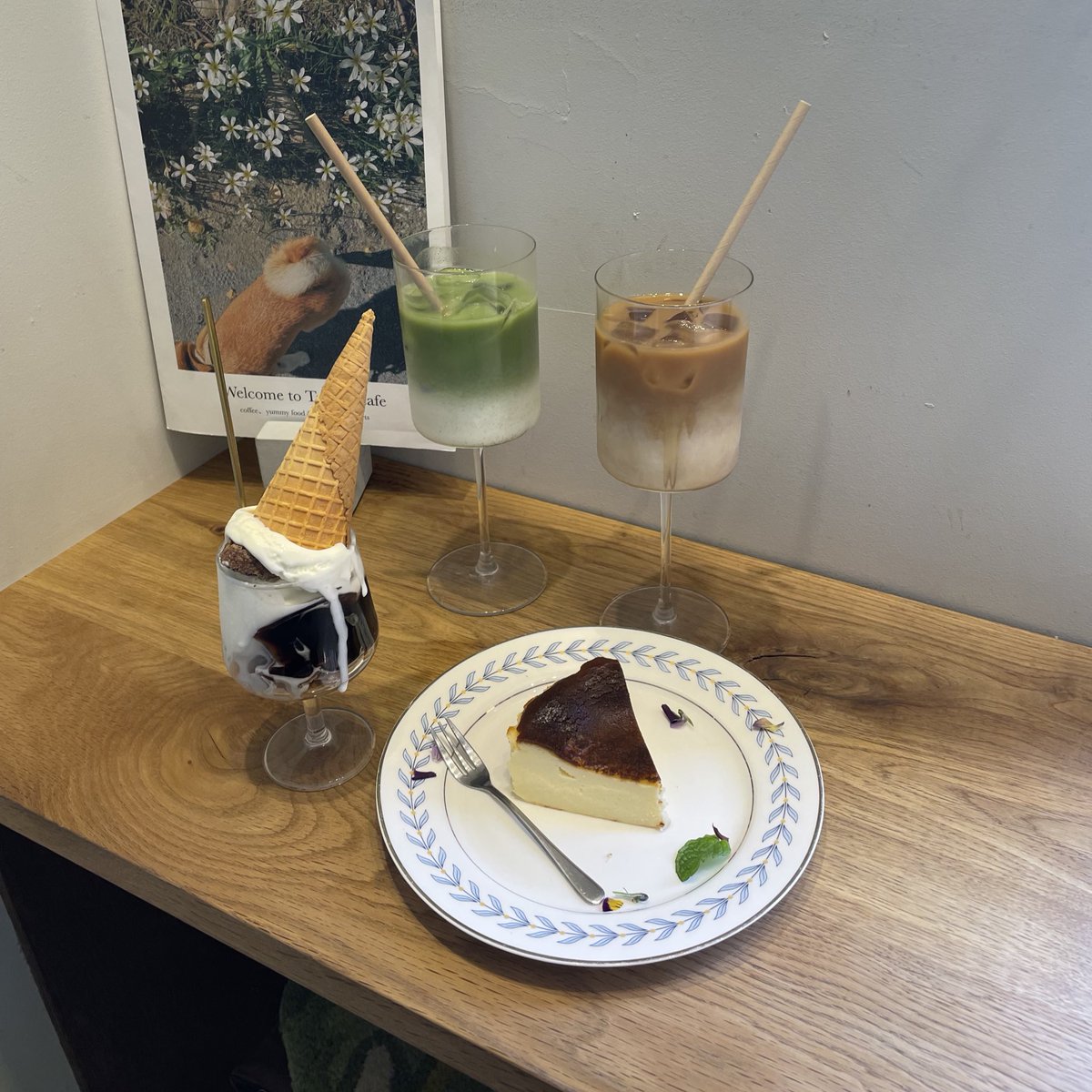 3dynt's tweet photo. 美味しいチーズケーキがあるカフェ4選

① LATTE ART MANIA GINZA / 銀座
② Takuru cafe / 北千住
③ le bois / 清澄白河
④ ORAND / 本所吾妻橋 https://t.co/UmFq88LClG