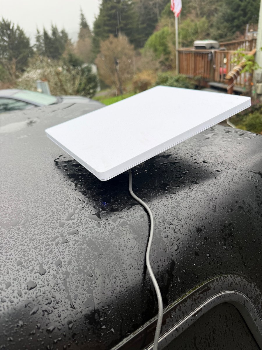 TheUnrealDrPhil's tweet photo. Thanks to the efforts of @elonmusk and @Starlink we had cell phone use all along the Oregon coast. Our cell service is worthless and pointless. Will cancel when the contract is over and keep the mini dish going. 
Thank you for your service 🫡 https://t.co/dp2dYQm45a