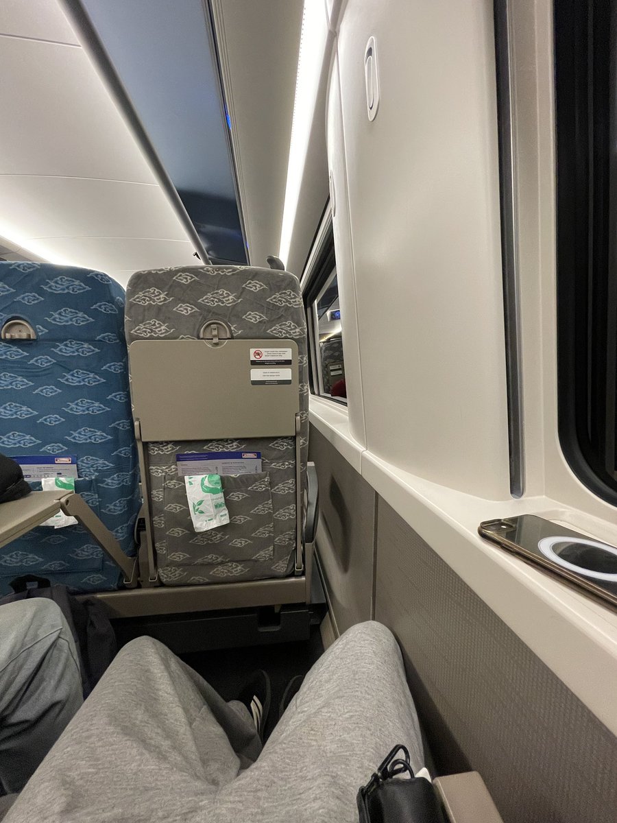 putrxp's tweet image. back to jkt
#gayjakarta