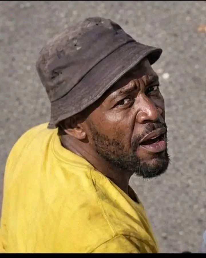 He actually stabbed and robbed a White Man, this explains why the public don’t even care about finding this clown! An attack on White People is acceptable, “they actually deserve it for their apartheid crimes”.

Yes that’s South Africa for you! We worked together to find a phone