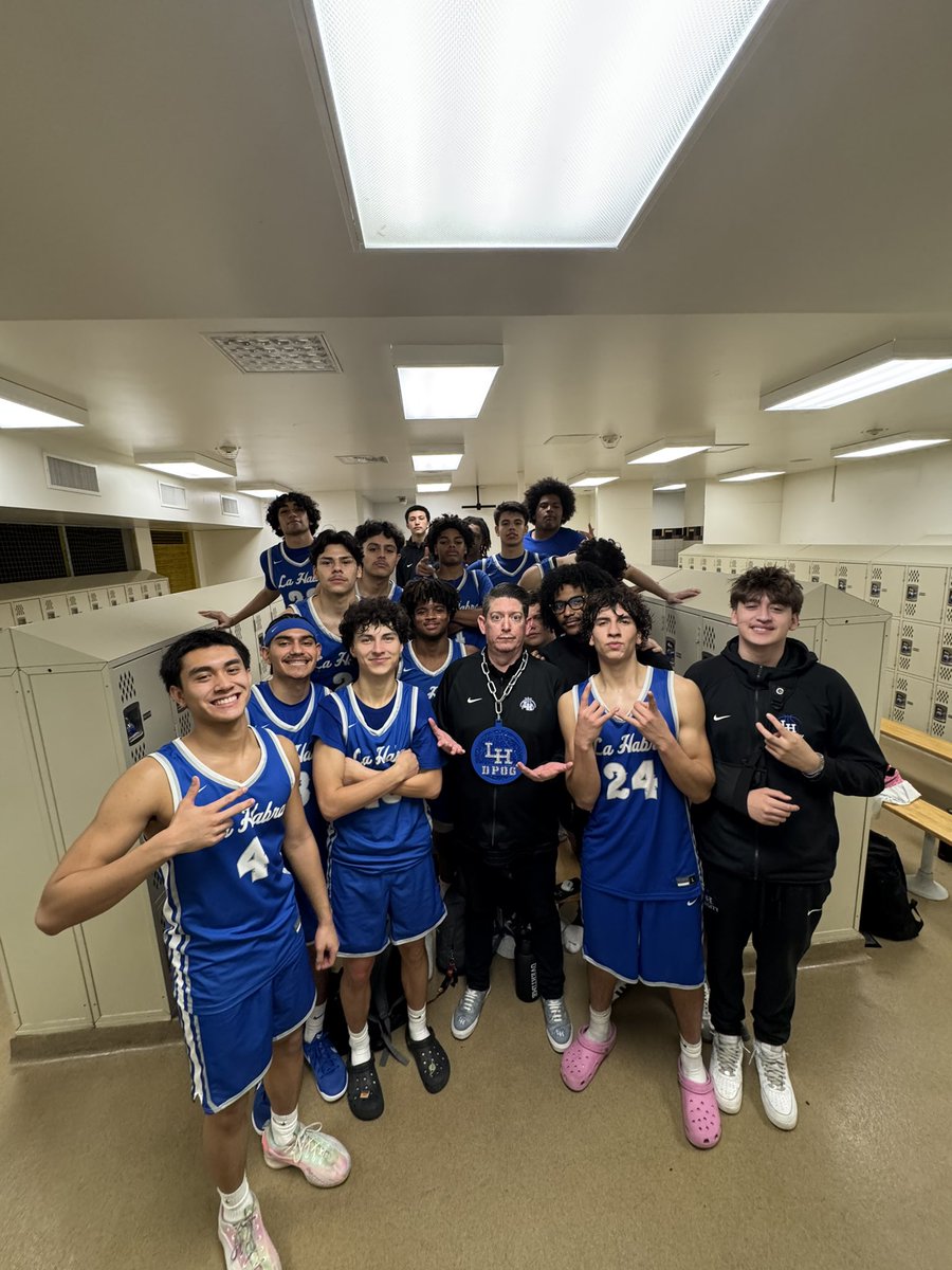 LHHS_Basketball's tweet image. #DPOG @Coach_Barry_ 

“Coach put together the keys to the game and the scouting report.” 
- @CoachR_LHHoops