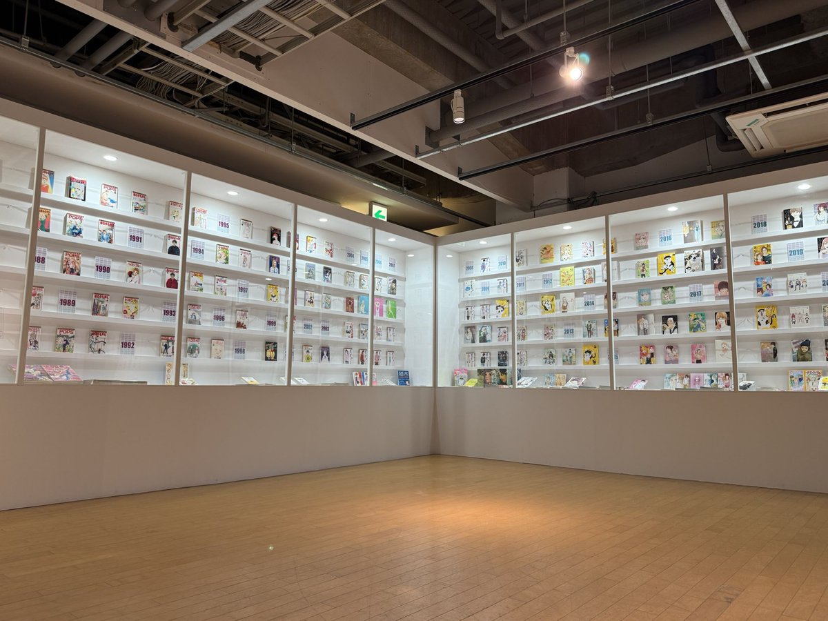 sama_lit94232's tweet photo. ＼＼開催中／／
『いくえみ綾原画展 Our Stories -from Sapporo-』 
2025/12/20〜2026/1/18 12:00～19:00
（土・日・祝休は11:00〜）
 サッポロファクトリー 3条館3階特設会場にて
https://t.co/J0ELzfxEuL 
#いくえみ綾原画展 https://t.co/Ij09msm58o