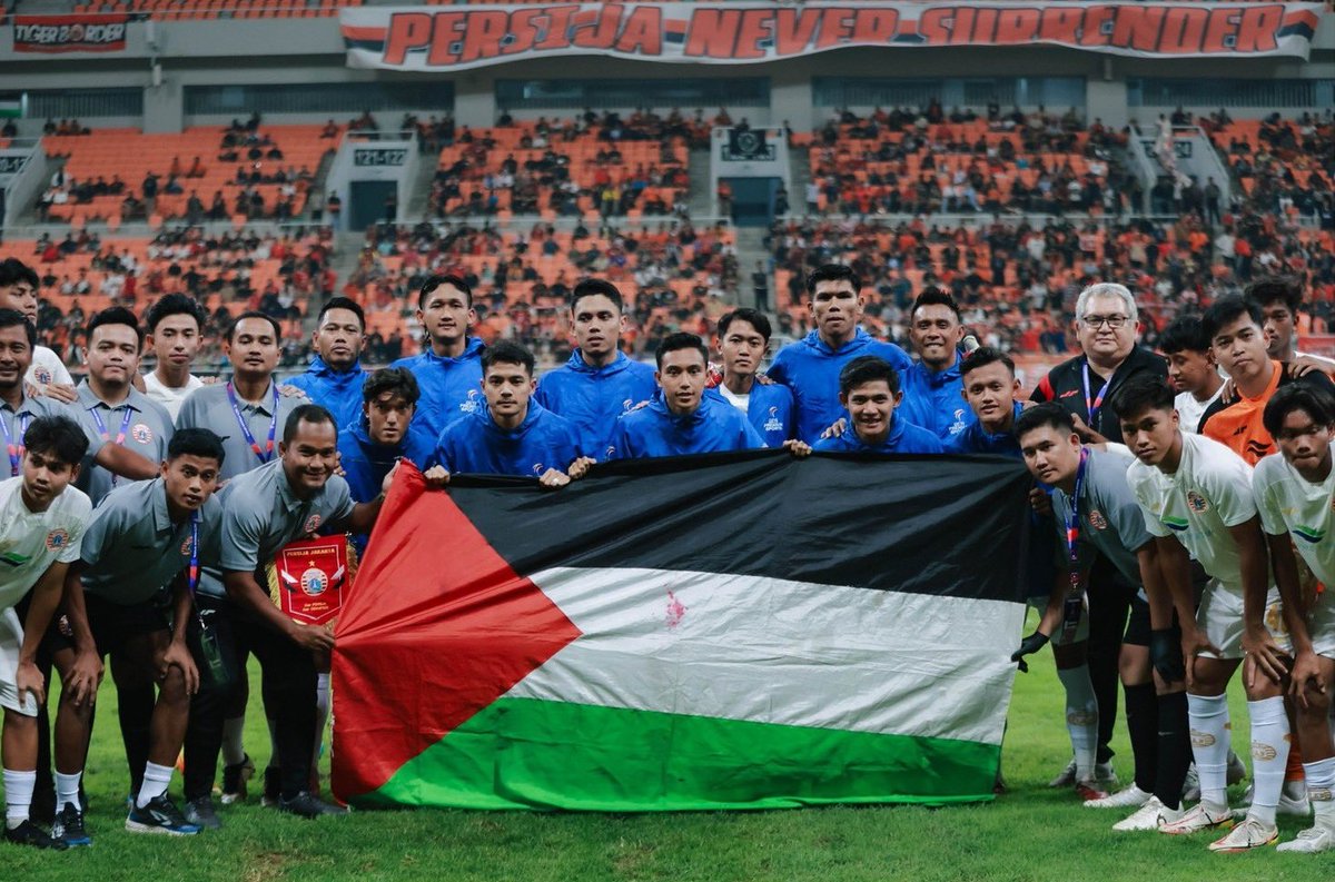 Antifa_Ultras tweet media