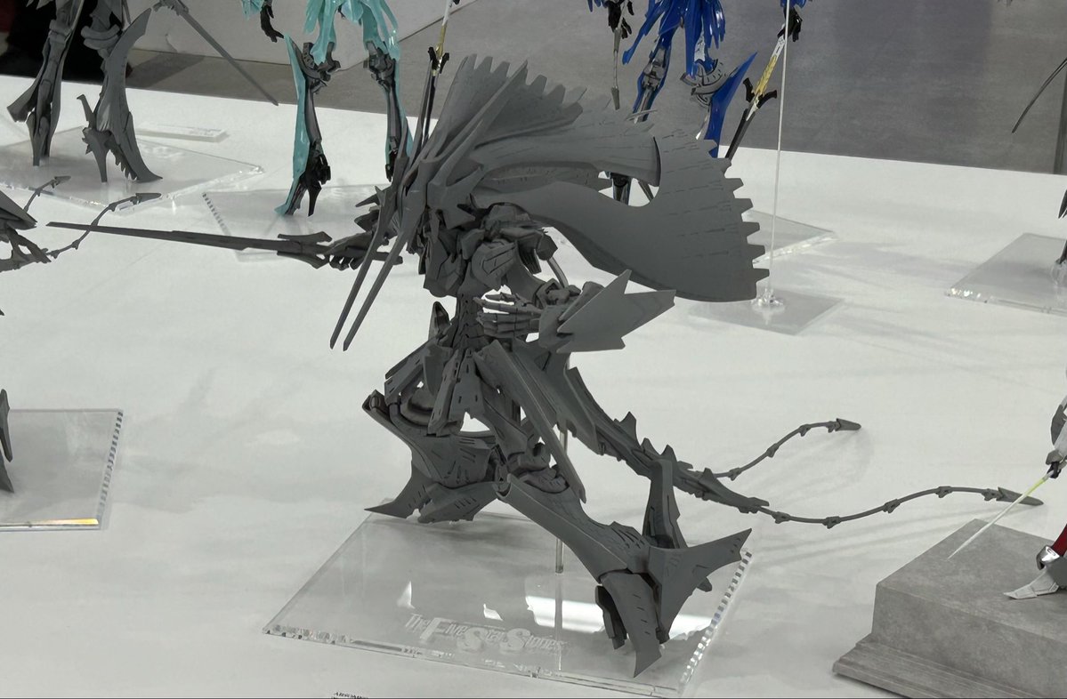 永野護デザイン展で展示されてたガレージキット、ツァラトウストラ