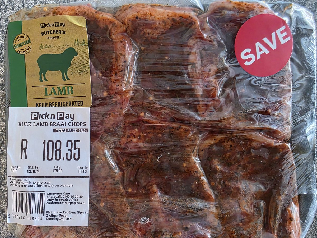 Brettbenraphael's tweet image. Hey PnP.. Selling these brightly seasoned lamb loin chops at R70 per Kg less than the plain lamb loin chops next to them has nothing to do with trying to extend the shelf life of already semi rotten meat.. I mean you wouldn't do that would you???