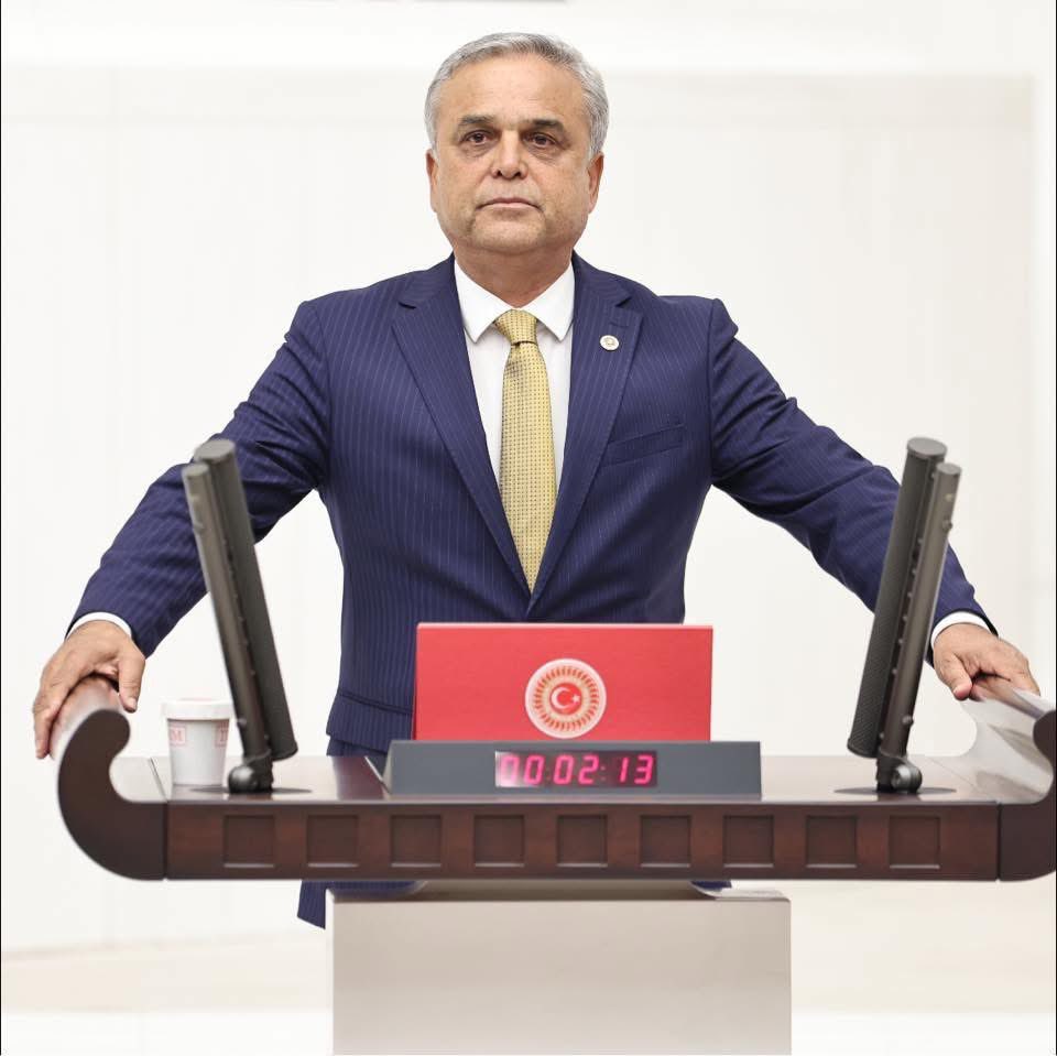 haberdedektif's tweet image. Ak Parti'ye geçeceği konuşulan CHP Mersin milletvekili Hasan Ufuk Çakır:

"Haberler doğru. Milletimin kararı bu yönde." (Barış Yarkadaş)