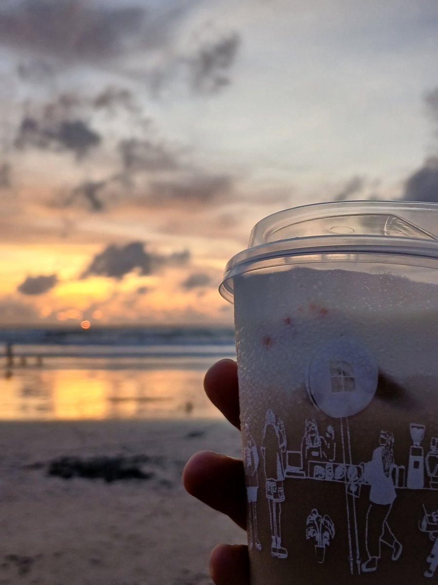 johnlasttime's tweet image. Sunset dan kopi. Perfect👍