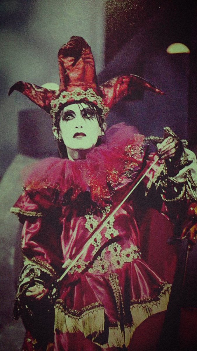 人を殺めないタイプのピエロがこちらです