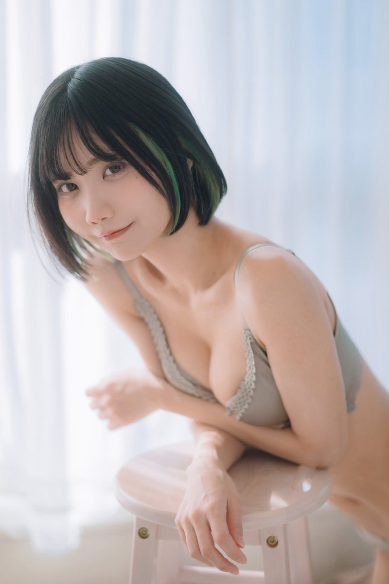 #C107 通販開始✨
￣V￣￣￣￣￣￣￣

新刊セットも数量限定であります🦎
全て再販の予定ありません！
よろしくお願いします👀🫶🏻

【C107新刊セット】
https://t.co/PfKgmPtvU2
【写真集#Dollup】
https://t.co/9XfZeguf69
【アクリルスタンド＆スマホステッカー】
https://t.co/ERZtNrmcqI
【C107限定落書きチェキ】
https://t.co/36nEVxoABC