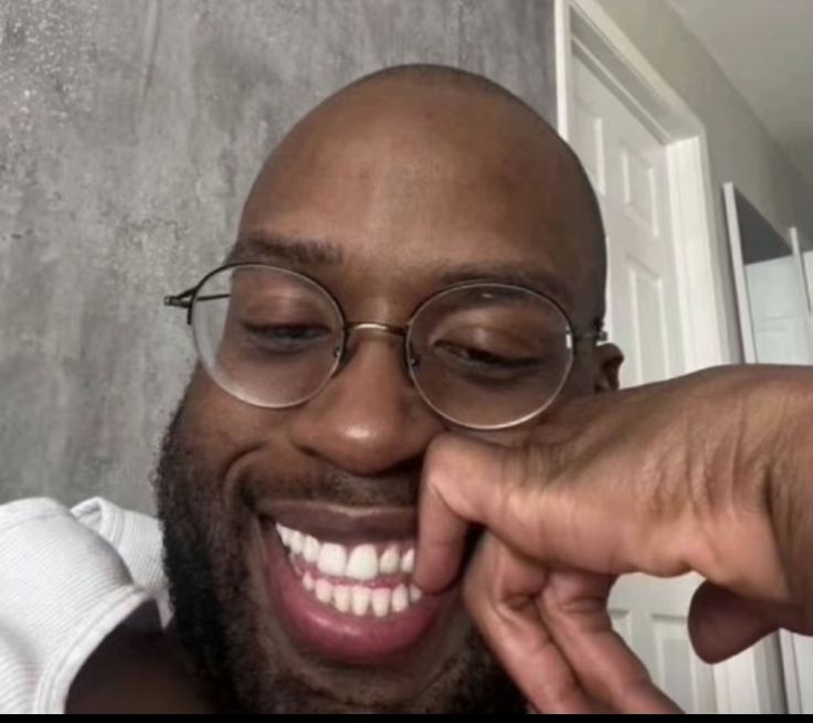 ADICCIONLARRY's tweet image. yo viendo que se llevaron a maduro y a cilia // pero que no se llevaron a diosdado, delcy, padrino lópez y los demás cómplices del régimen