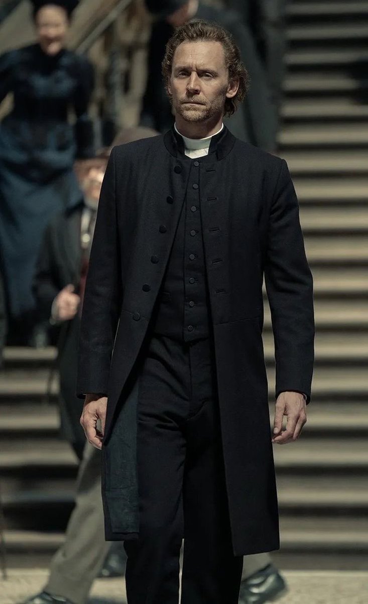 binestom's tweet photo. Obviously he’s pretty inspiring…
The man - the outfit. Always the right appearance.
#CrimsonPeak
#TheEssexSerpent
#LokiS2
#GQ https://t.co/yqSdAdzOtd