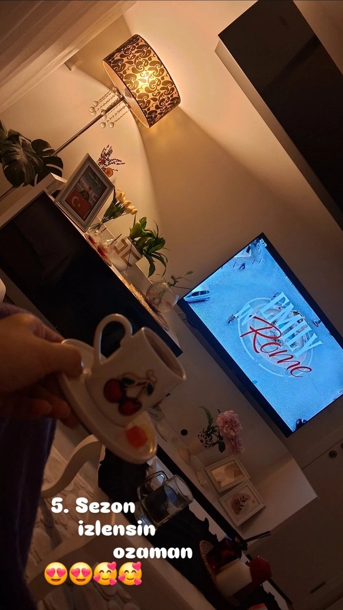 seraff_'s tweet image. Aşık olduğum dizi😍