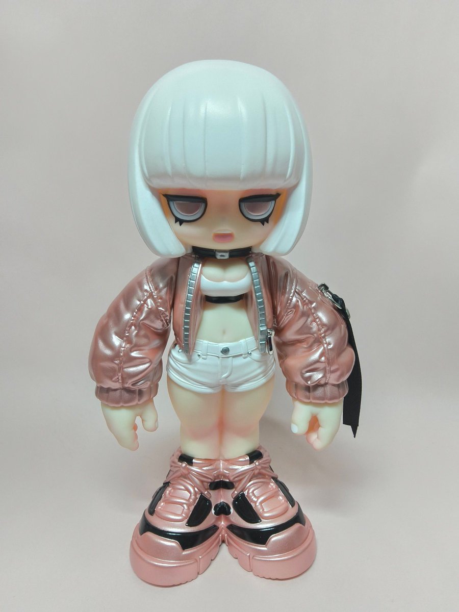 shichimi_mk2's tweet image. 2025年インディーズソフビ総括その1

2025年の俺的ベストソフビ1位は、emDASH木田氏@emDASH_toyの
MOVE Rose Goldです！

ソフビの抽選が一切当たらなかったとても辛い時期に、当選した奇跡の一体。
息を飲むような造形美
初のMOVEちゃんがこの子で本当に良かった。一生大事にします。
#emDASH #sofvi