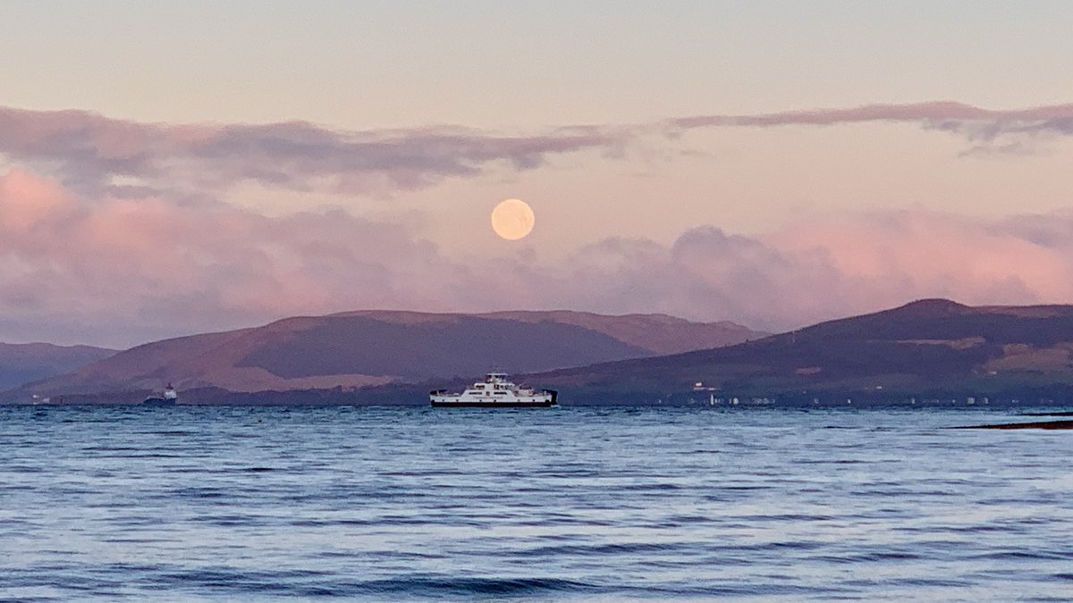 Pre-dawn walk to Largs this morning