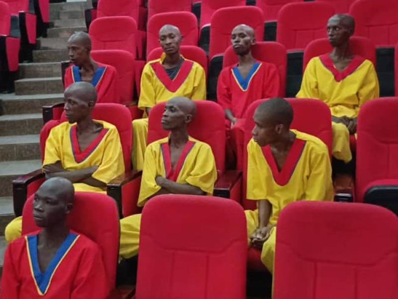 🔴 ALERTE-INFO | Les FARDC ont présenté ce samedi 3 janvier à Kinshasa 7 militaires rwandais et 8 civils ressortissants de pays de la sous-région, capturés lors des combats contre l’AFC/M23 au Nord-Kivu et au Sud-Kivu.

Selon le lieutenant-colonel Mak Hazukay Mongba, ces