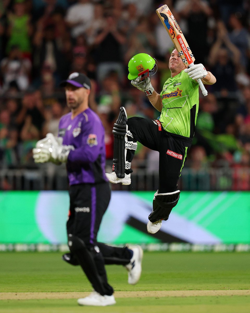 updates4899's tweet photo. The Iconic Jump after ages..

DAVID JUMPING WARNER🔥

CENTURY in the BBL brought up in style 

#warner #BBL15 #David #patlama https://t.co/LsFMS9eWb5