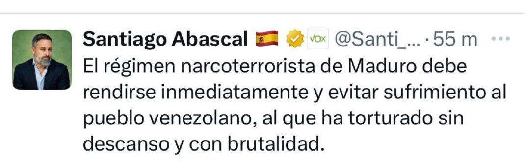 Nunca faltan los lacayos ansiosos por comerle el nabo al Emperador.