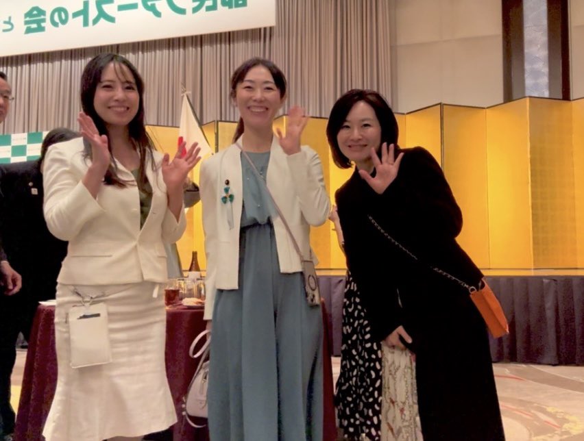 ayaka_sasaki7's tweet image. え、待ってちょっと待ってマジでやばい。  
MeGo爆サイさんというアカウントで取り上げていただいてたみたいで、年末下北沢ゴミ拾いの話とかすごい広がってるらしい！…