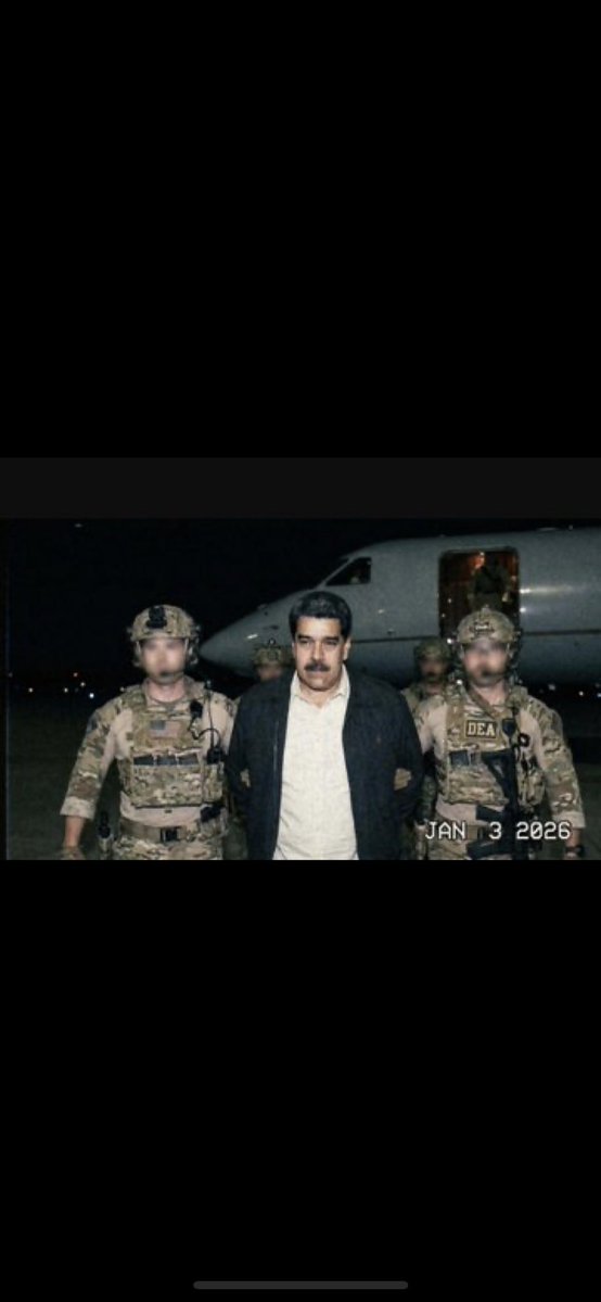 Korku ile hükmeden diktatörler en dar günlerinde hiç bir direniş göstermeden en yakınları tarafından satılırlar Kaddafi Esad Saddam örneğinde olduğu gibi Nicolas Maduro CBS News Kahrolsun ABD Delta Force #Caracas #CransMontana #Venezuela